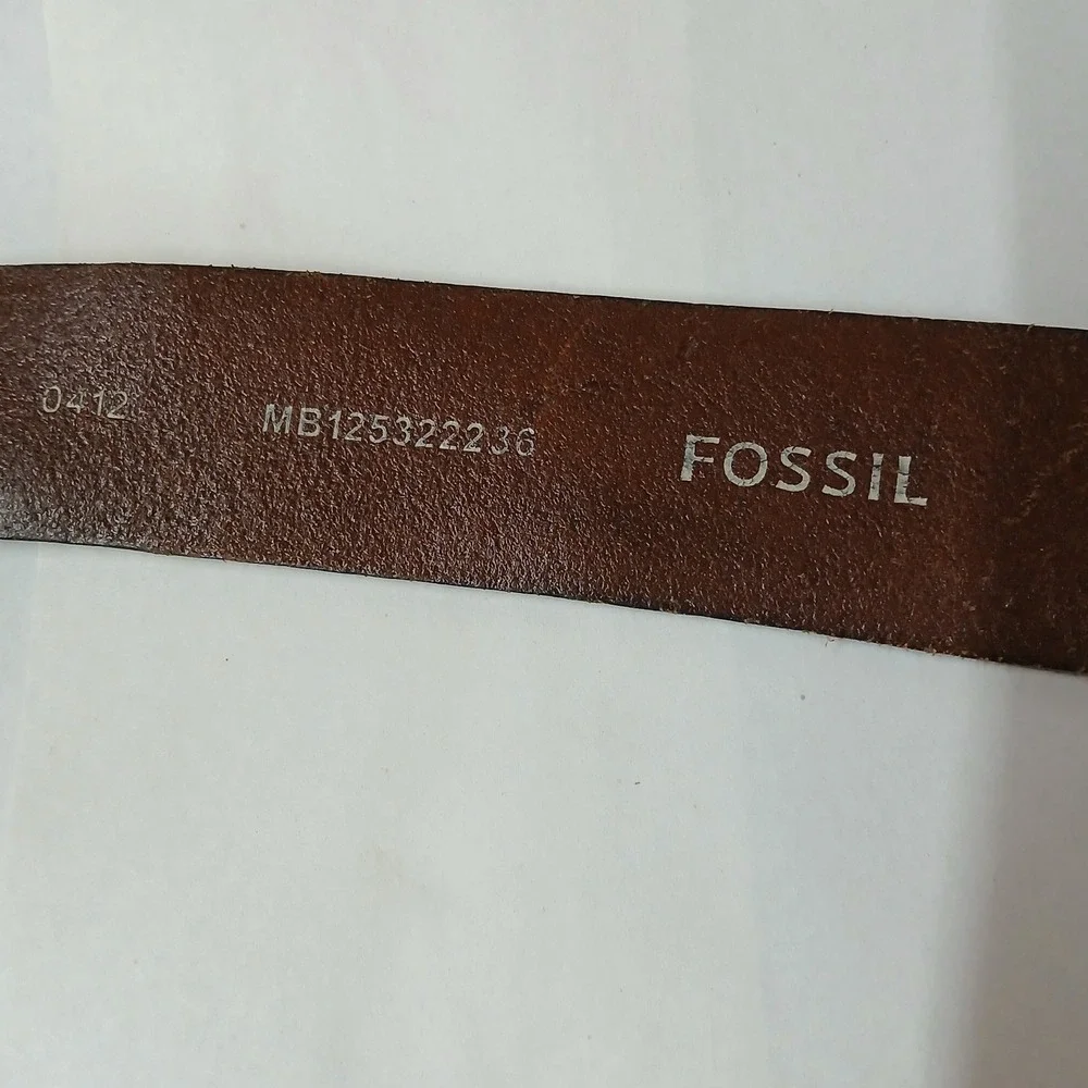 VTG Fossil Mens Brown Genuine Leather Belt Brass Buckle Size 36 MB125322236